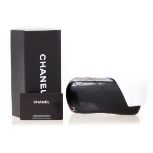 Аксесуари модель Case Chanel фото